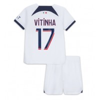Paris Saint-Germain Vitinha Ferreira #17 Replika babykläder Bortaställ Barn 2023-24 Kortärmad (+ korta byxor)